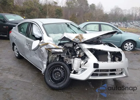 2015 Nissan Versa 1.6 Sv z USA, uszkodzony, nr VIN 3N1CN7AP3FL823667